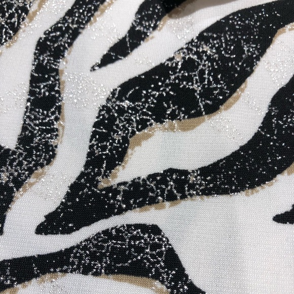 Chico’s Athletic Shirt M Zebra Sparkle - Picture 2 of 9